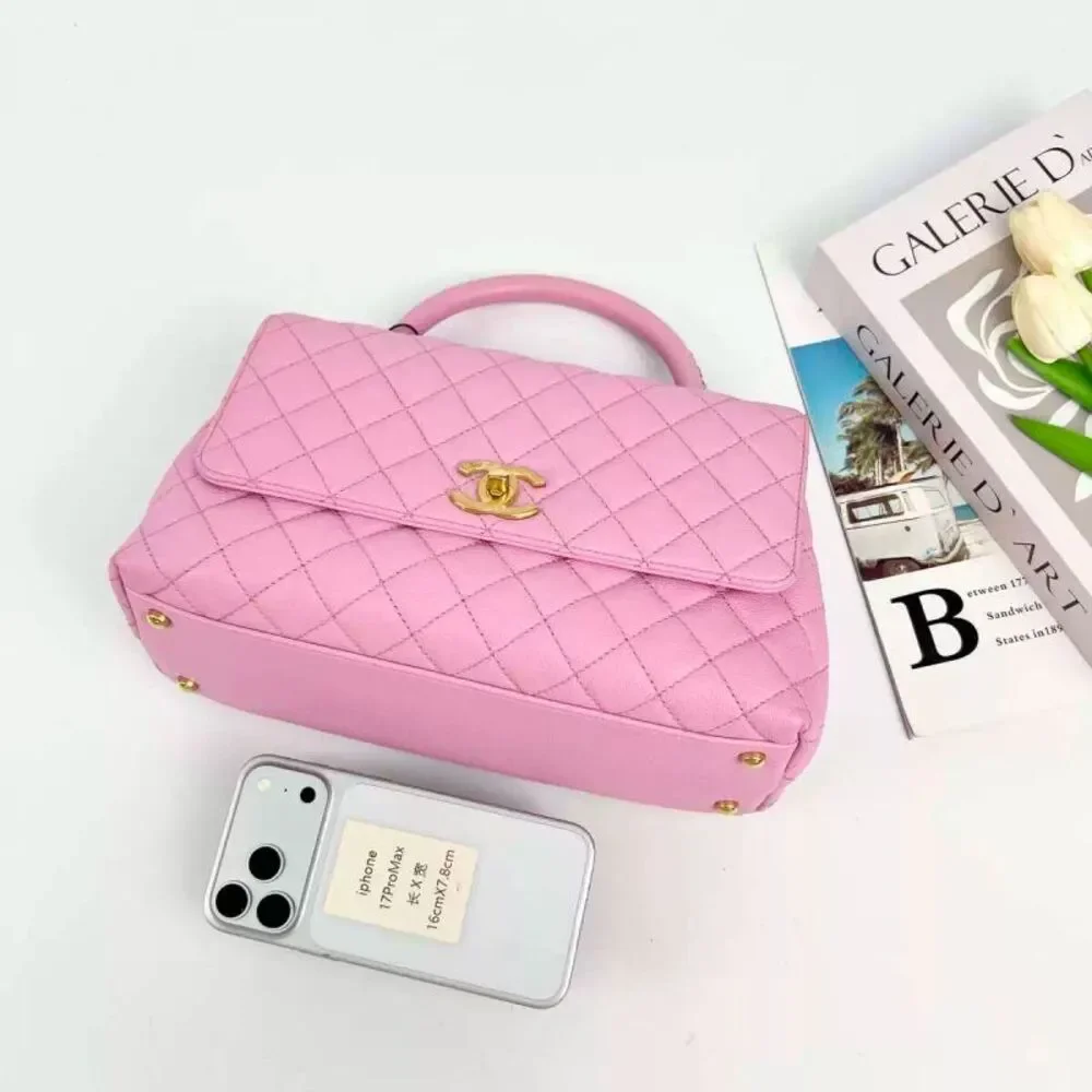 CHANEL brand color